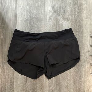 Lululemon speed up low rise 2.5 inch shorts